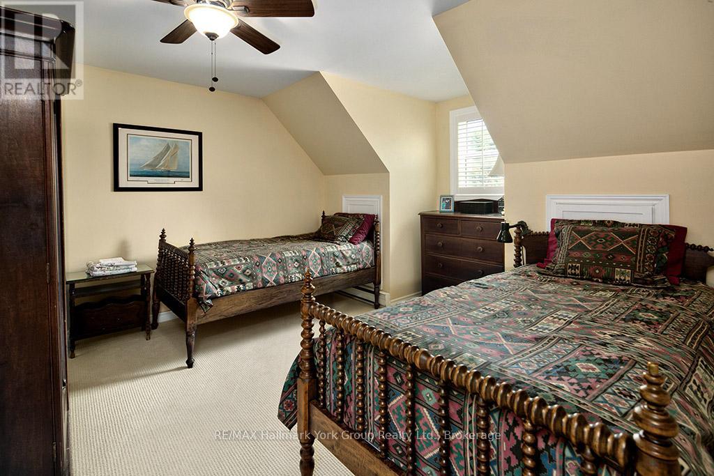 788267 Grey 13 Road, Blue Mountains, Ontario  N0H 1J0 - Photo 37 - X12053057