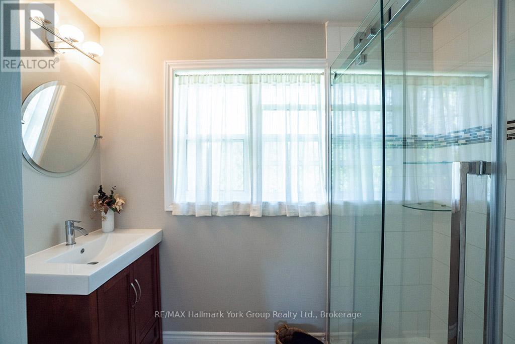 788267 Grey 13 Road, Blue Mountains, Ontario  N0H 1J0 - Photo 38 - X12053057