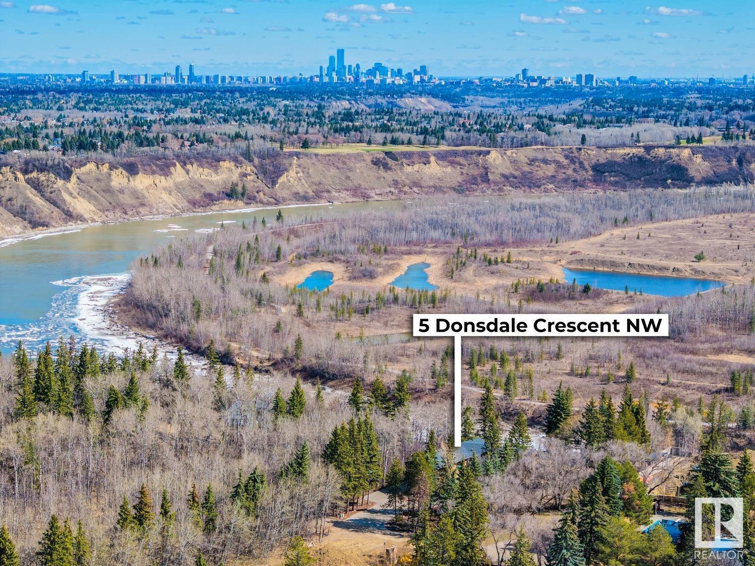 Property at 5 DONSDALE CR NW image 4