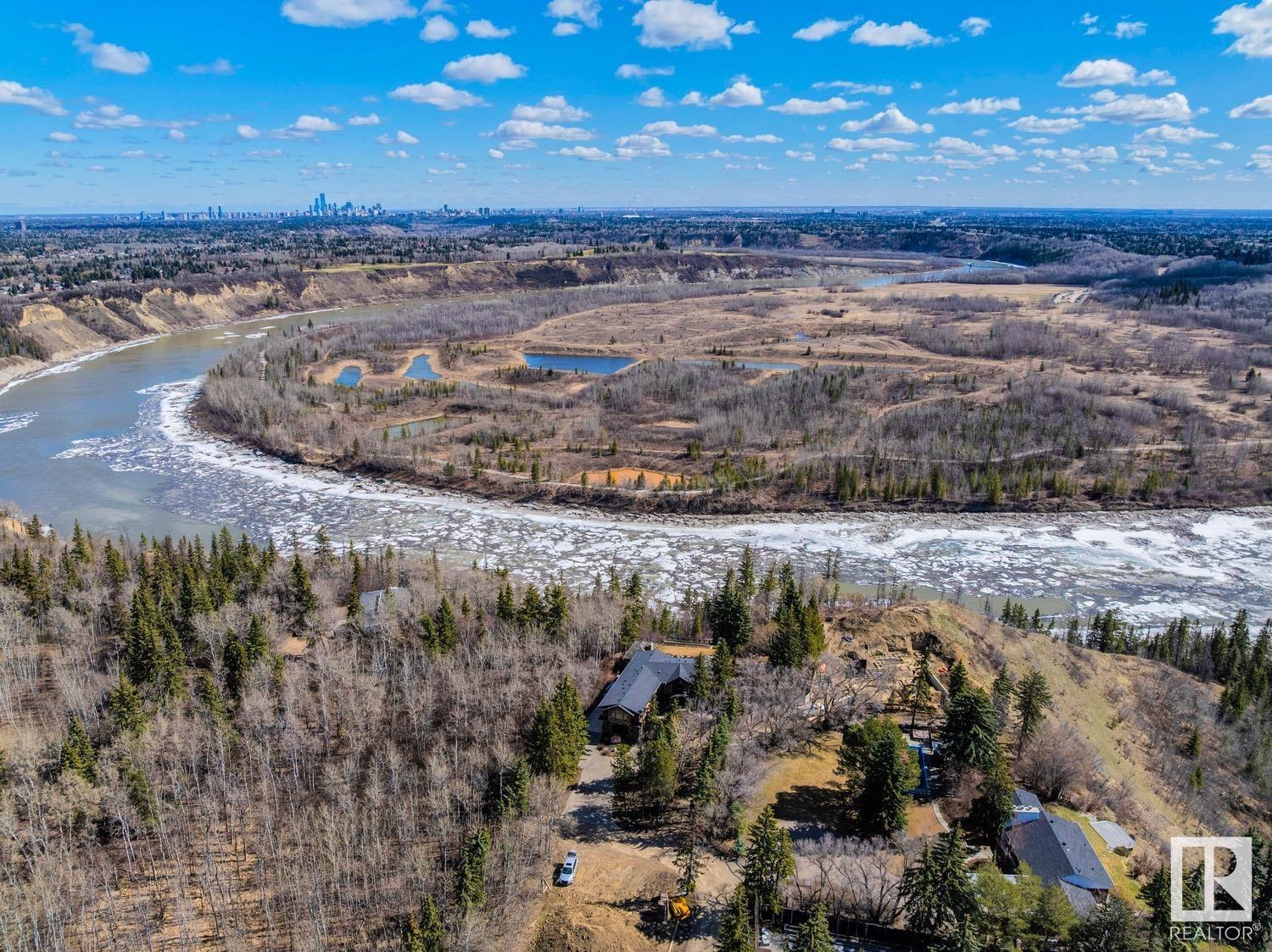 Property at 5 DONSDALE CR NW image 5