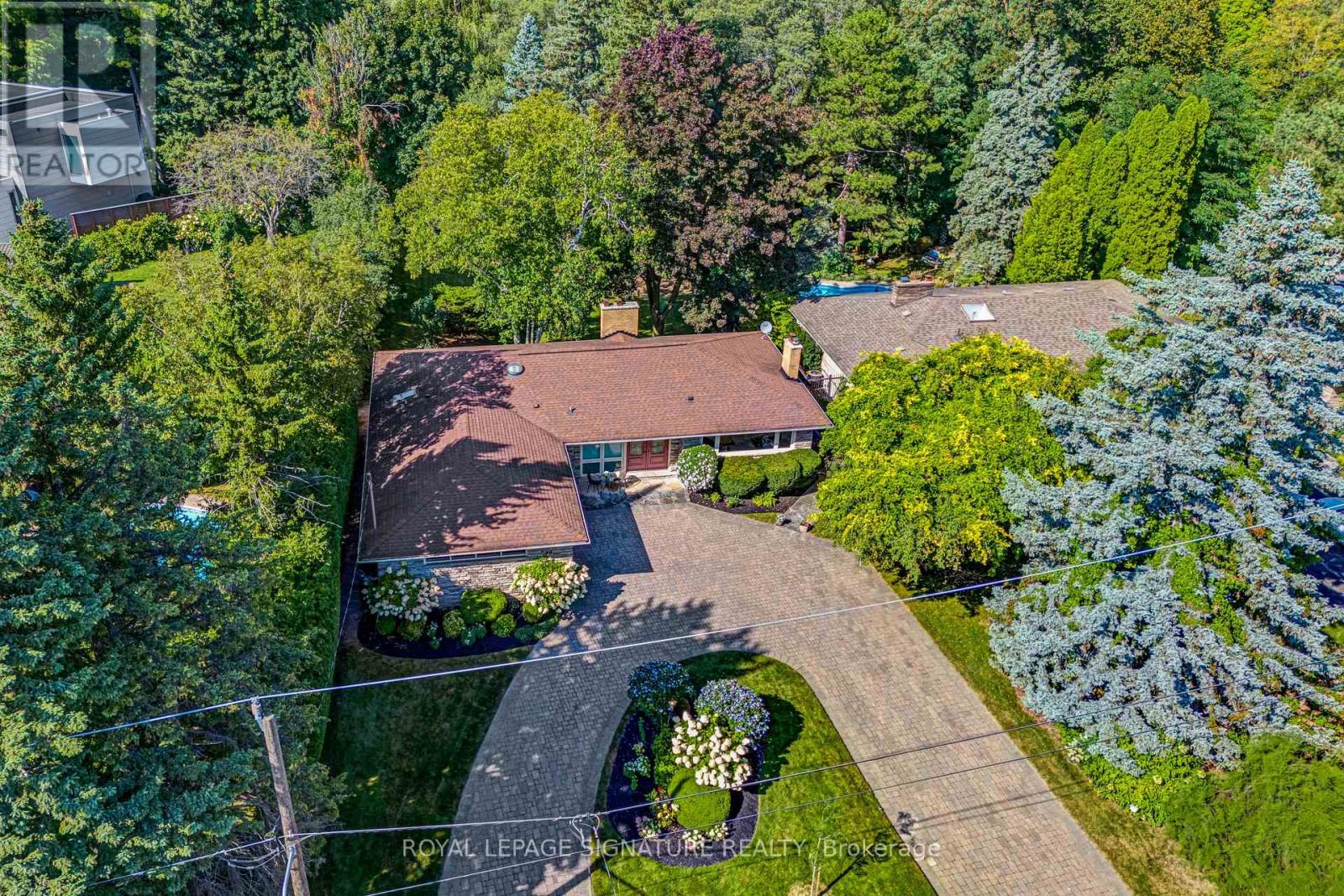 Property at 30 HI MOUNT DRIVE image 2