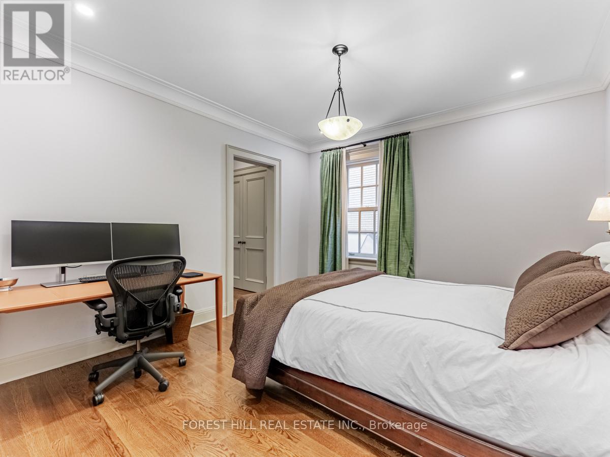 1 Burton Road, Toronto, Ontario  M5P 1T6 - Photo 34 - C12052953