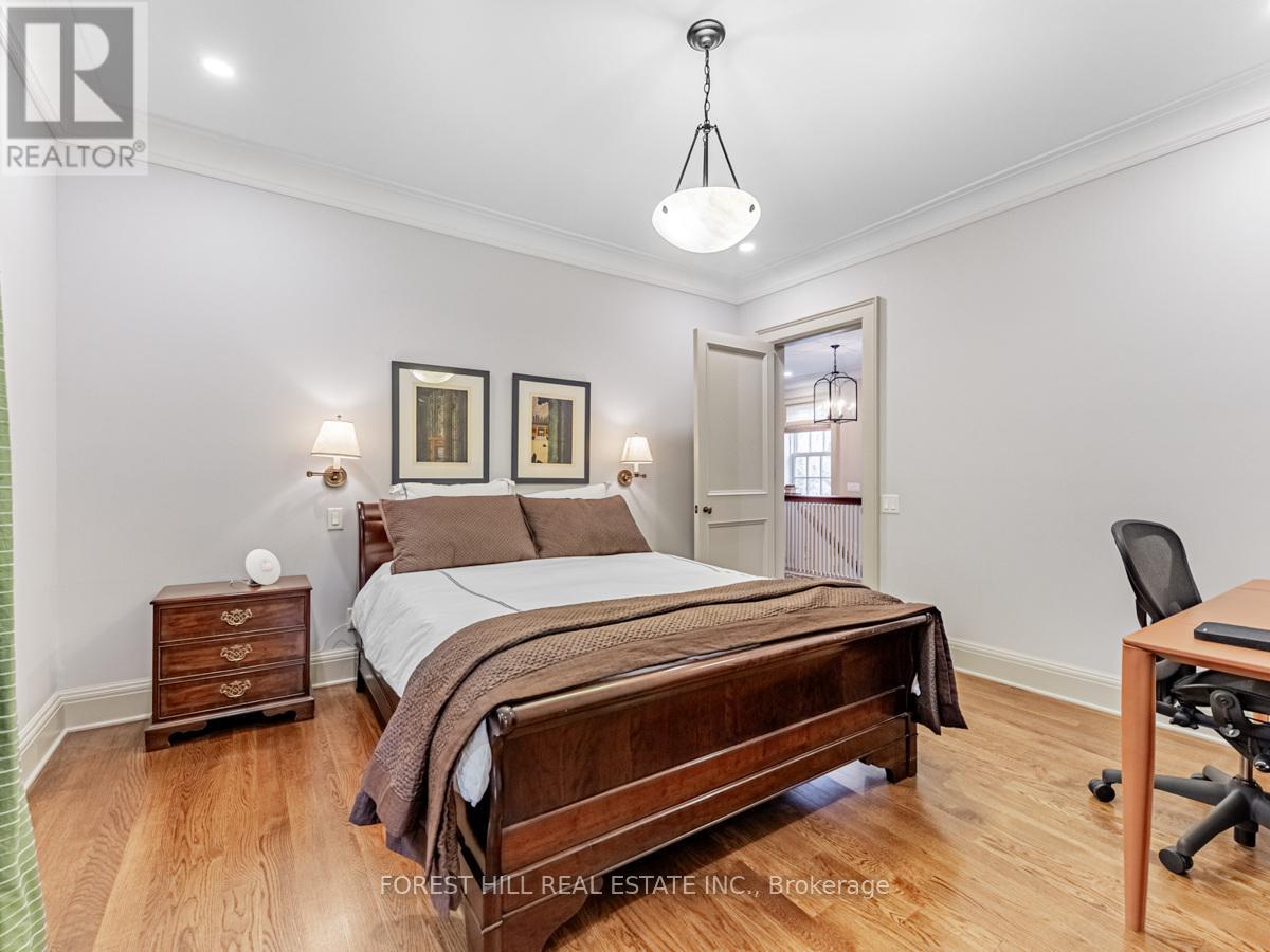 1 Burton Road, Toronto, Ontario  M5P 1T6 - Photo 35 - C12052953