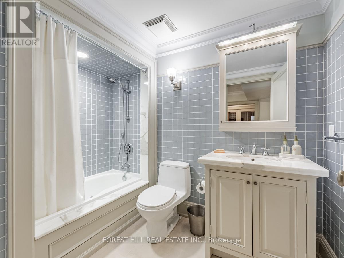 1 Burton Road, Toronto, Ontario  M5P 1T6 - Photo 43 - C12052953