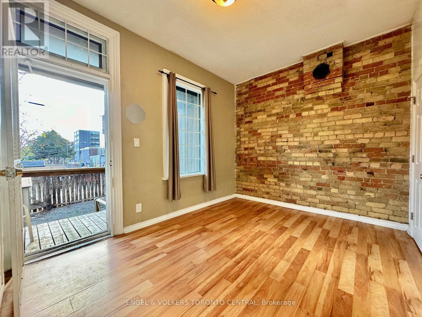 Main - 167 Carlton Street, Toronto, Ontario  M5A 2K3 - Photo 11 - C12052969