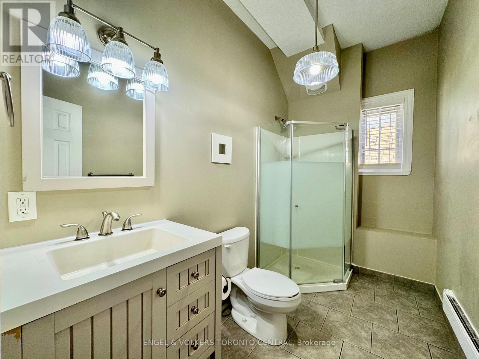 Main - 167 Carlton Street, Toronto, Ontario  M5A 2K3 - Photo 12 - C12052969
