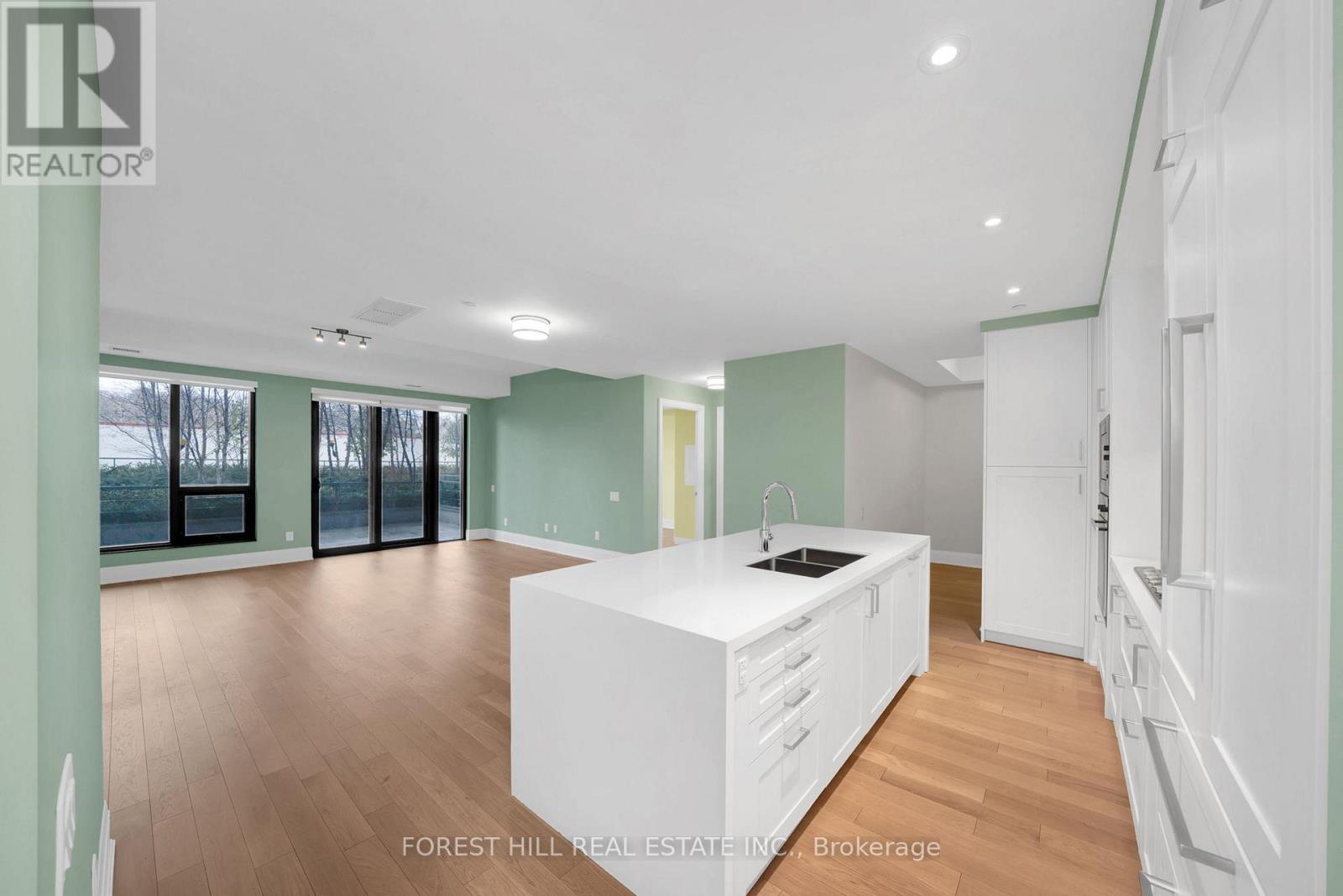 Property at 222 - 280 HOWLAND AVENUE image 3