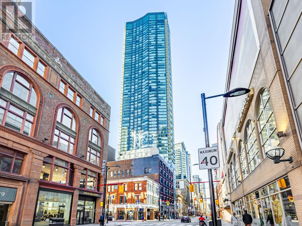4211 - 197 Yonge Street, Toronto (Church-Yonge Corridor), Ontario  M5B 1M4 - Photo 1 - C12053097