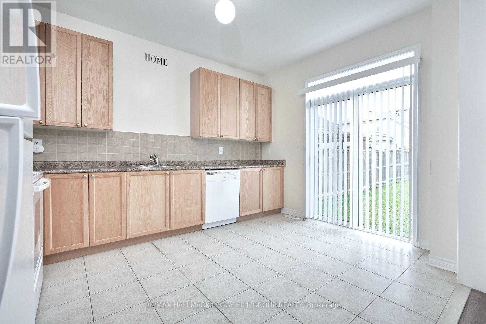 32 Legion Way, Essa, Ontario  L0M 1B5 - Photo 3 - N12053102