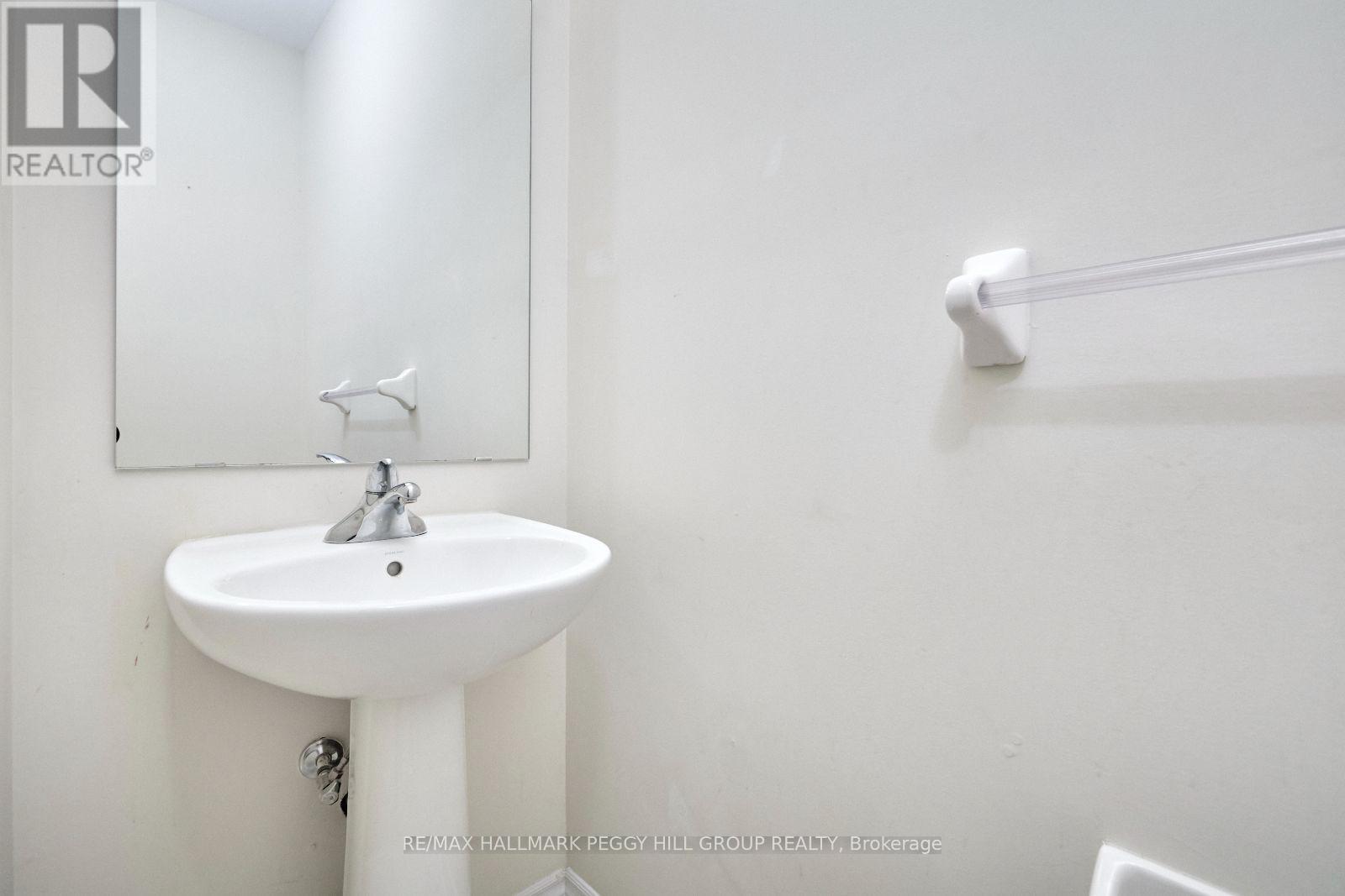32 Legion Way, Essa, Ontario  L0M 1B5 - Photo 6 - N12053102