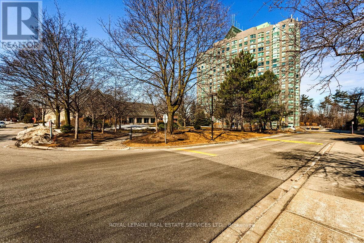 Property at 902 - 2155 BURNHAMTHORPE ROAD W image 1