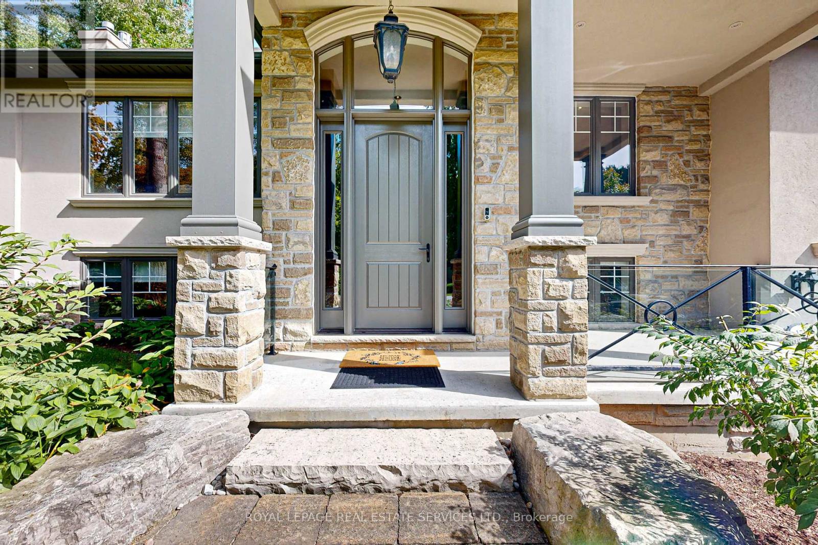 Property at 159 VIEWBANK CRESCENT image 3