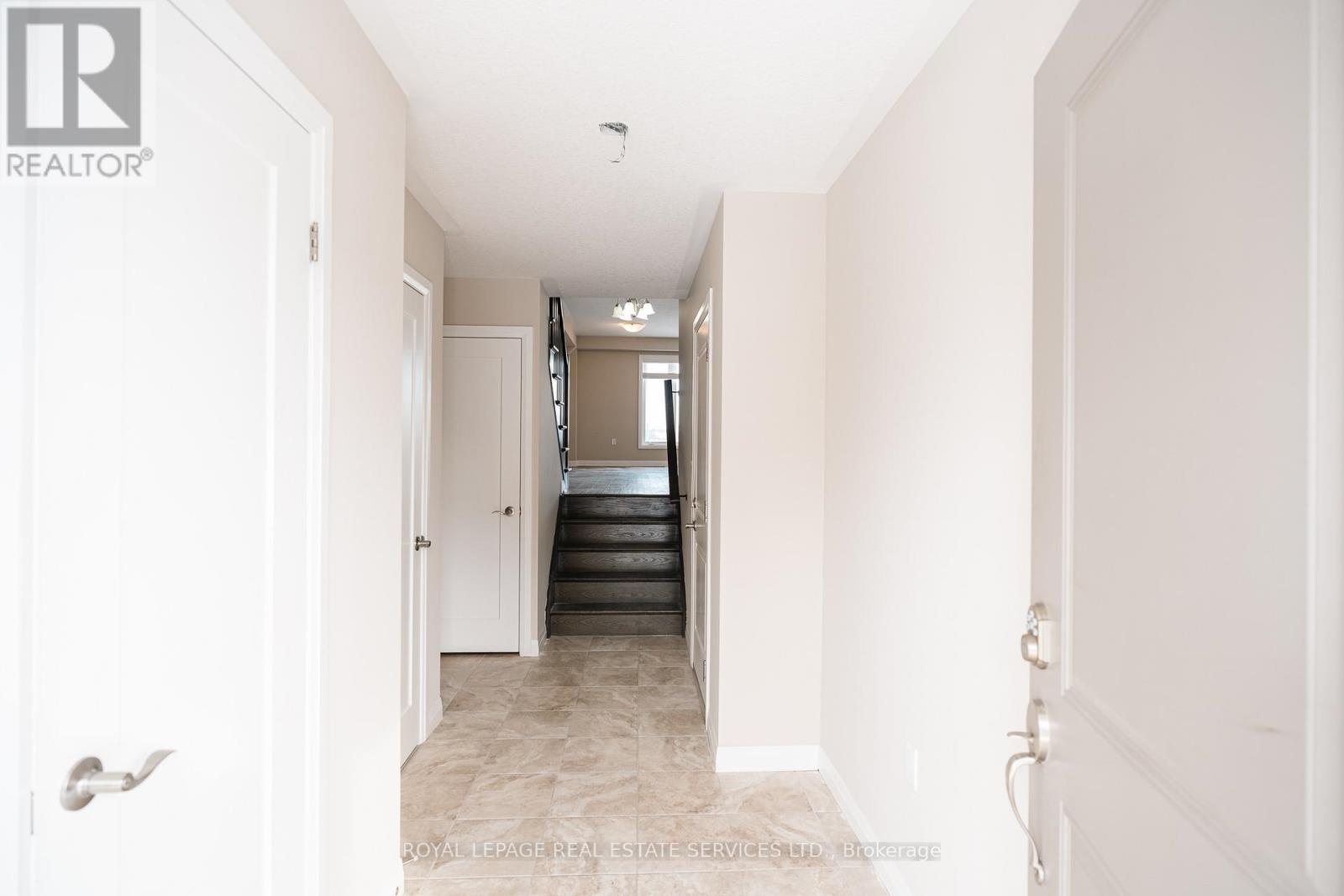 Property at 116 LAGUNA VILLAGE CRESCENT image 5
