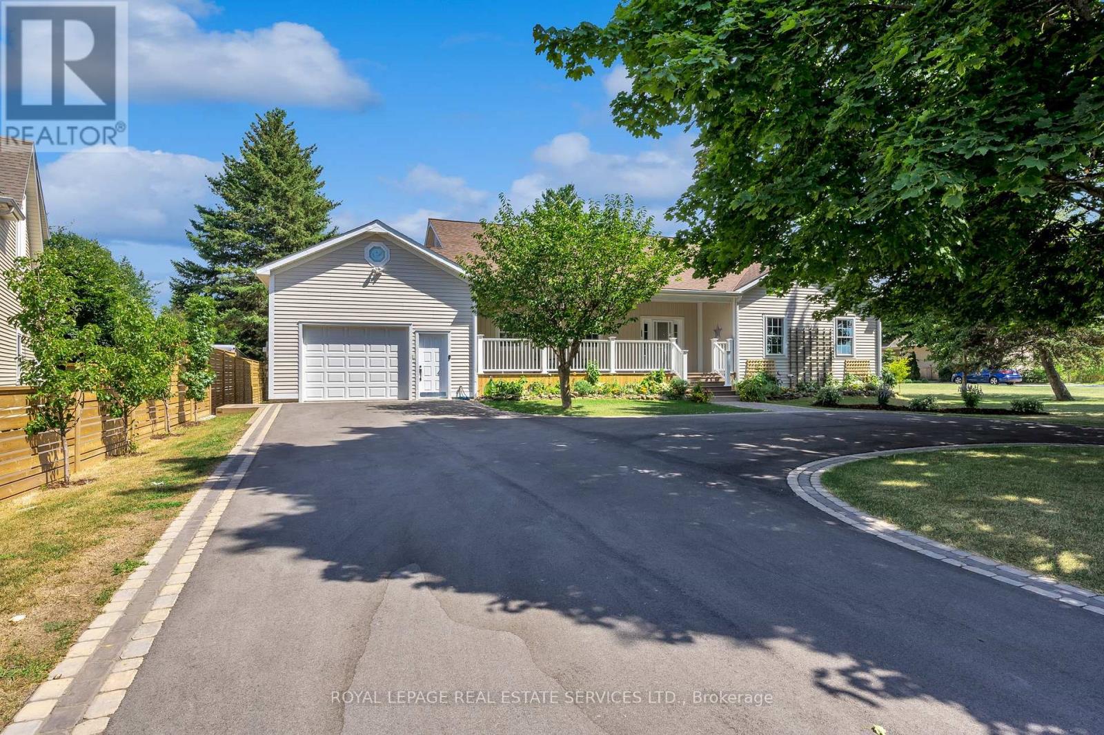 Property at 199 NIAGARA STREET image 2