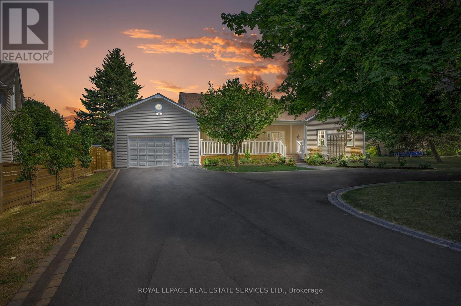 Property at 199 NIAGARA STREET image 3