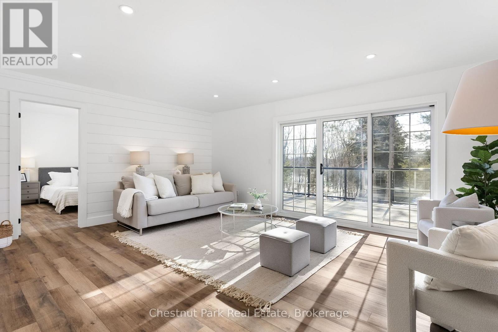 16 Clifford Street, Seguin, Ontario  P0C 1J0 - Photo 18 - X12053137