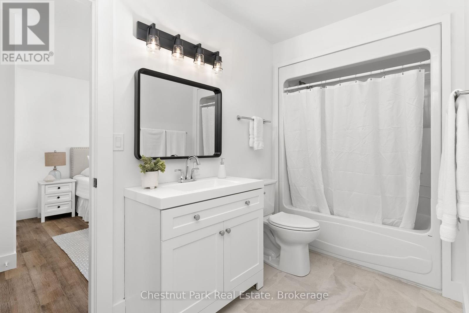 16 Clifford Street, Seguin, Ontario  P0C 1J0 - Photo 26 - X12053137