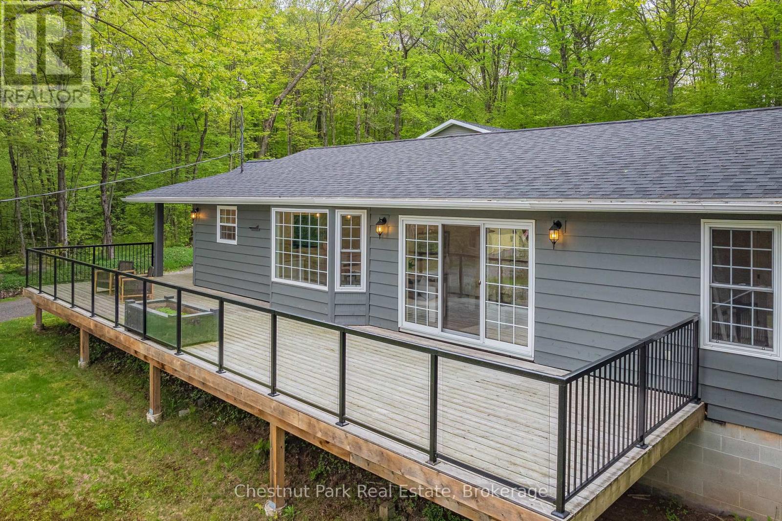 16 Clifford Street, Seguin, Ontario  P0C 1J0 - Photo 32 - X12053137