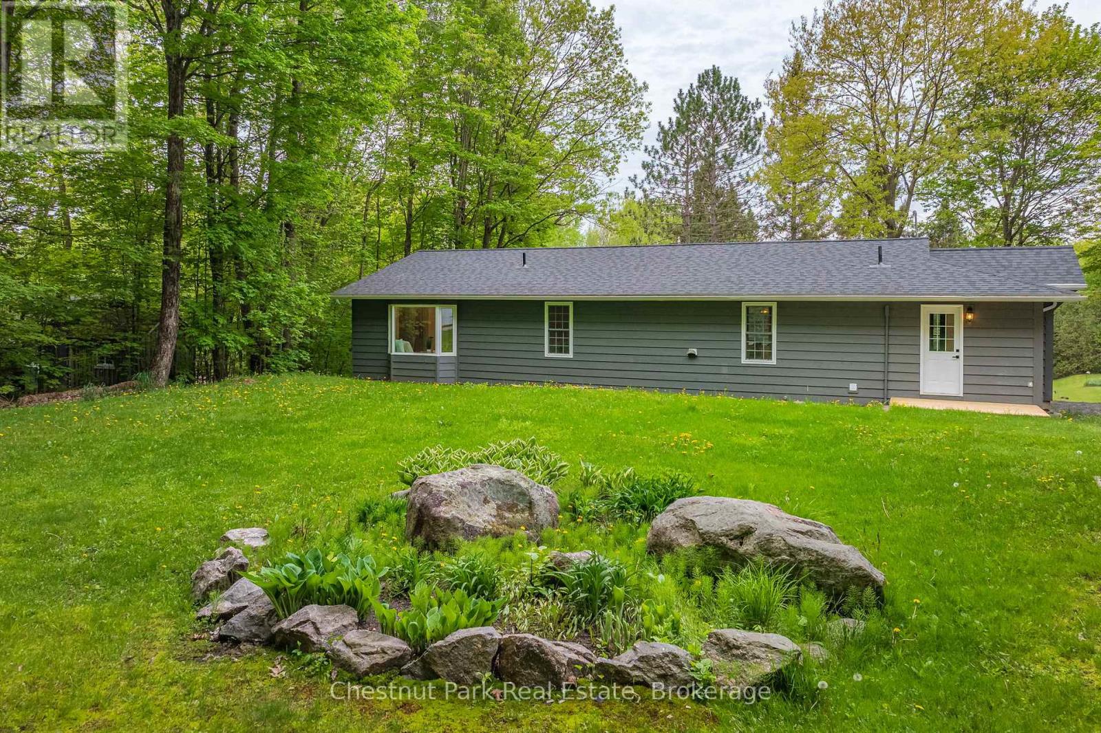 16 Clifford Street, Seguin, Ontario  P0C 1J0 - Photo 43 - X12053137