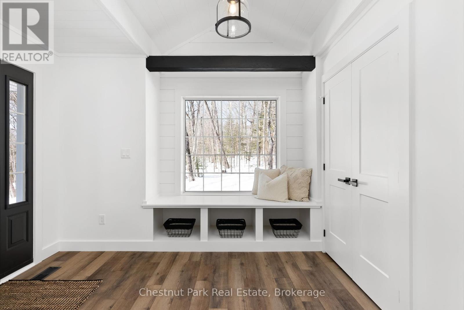 16 Clifford Street, Seguin, Ontario  P0C 1J0 - Photo 5 - X12053137