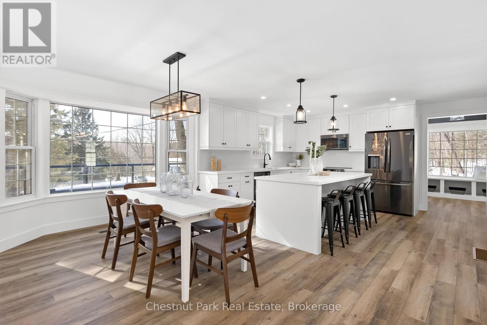 16 Clifford Street, Seguin, Ontario  P0C 1J0 - Photo 6 - X12053137