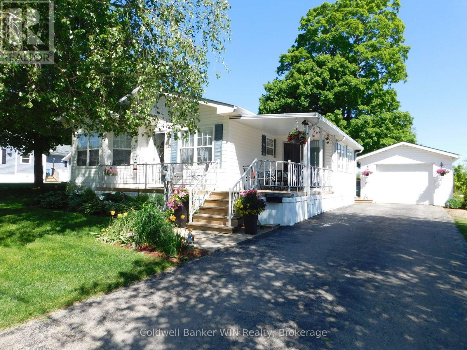 14 Grand Vista Drive, Wellington North, Ontario  N0G 2L0 - Photo 2 - X12053204