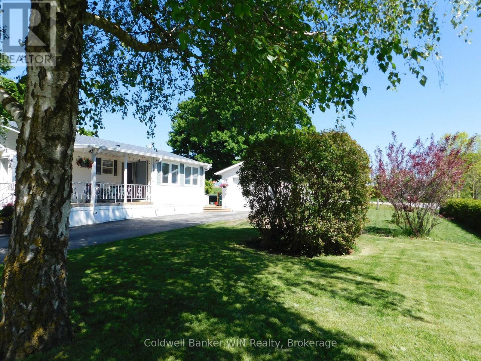 14 Grand Vista Drive, Wellington North, Ontario  N0G 2L0 - Photo 3 - X12053204