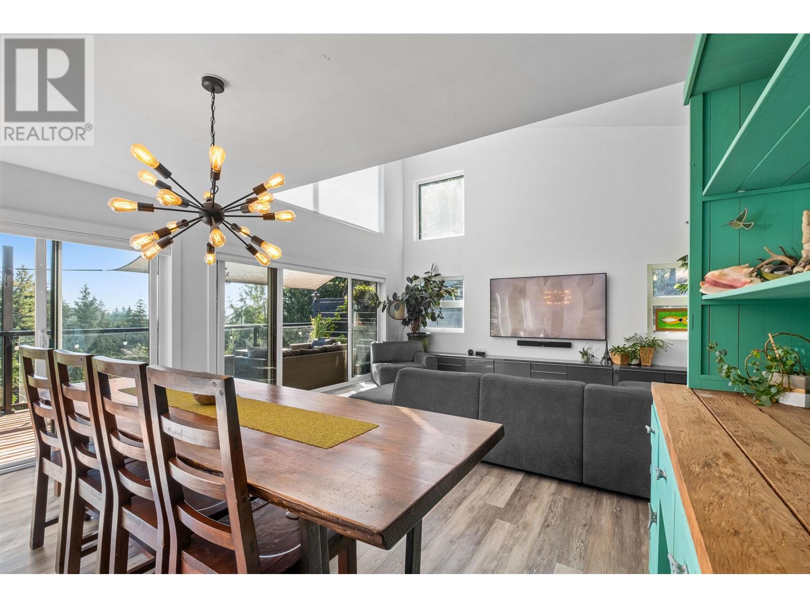Property at 955 WINDJAMMER ROAD image 3
