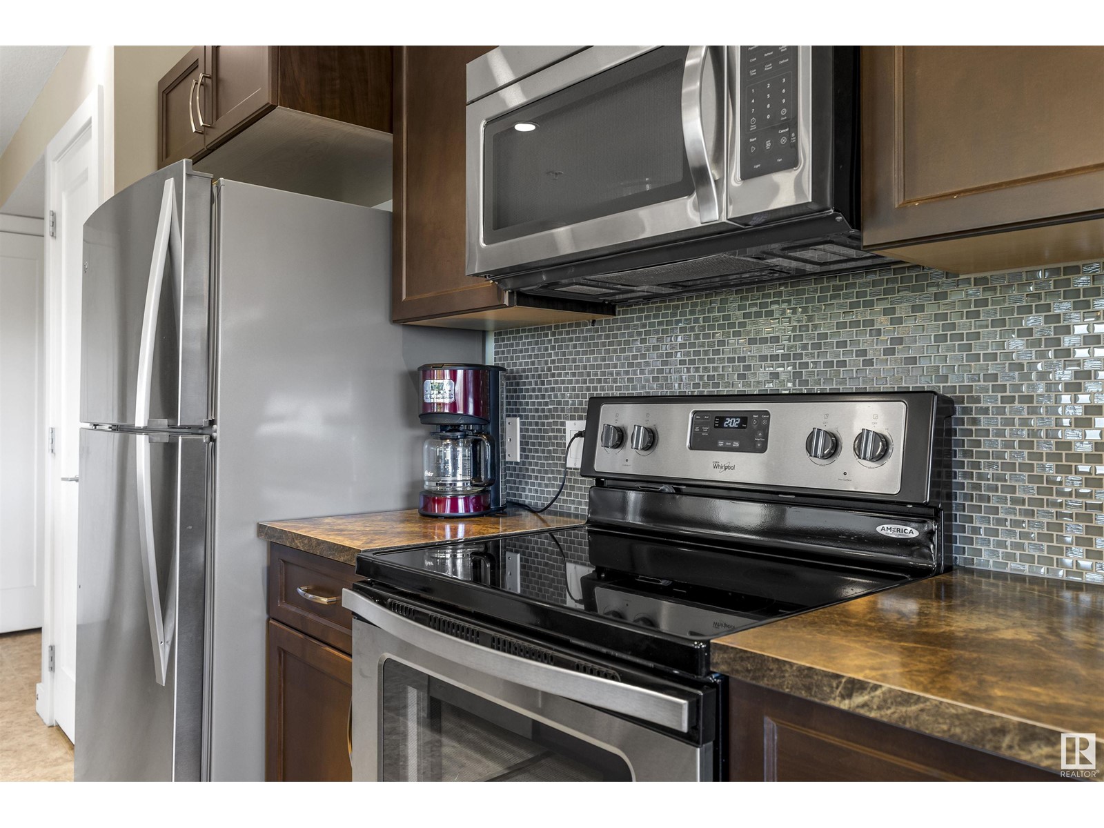 Property at #302 5025 EDGEMONT BV NW image 3
