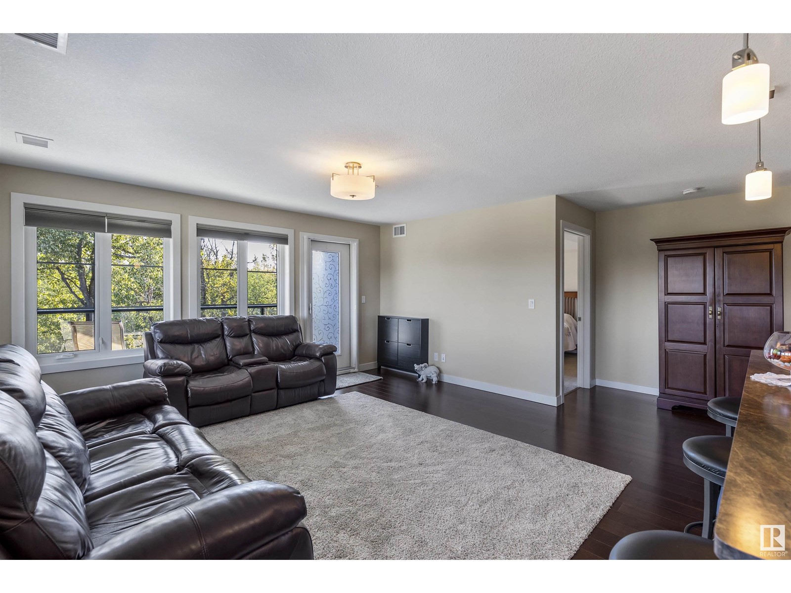 Property at #302 5025 EDGEMONT BV NW image 4