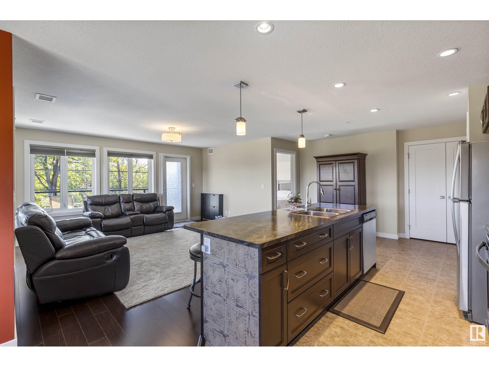 Property at #302 5025 EDGEMONT BV NW image 1