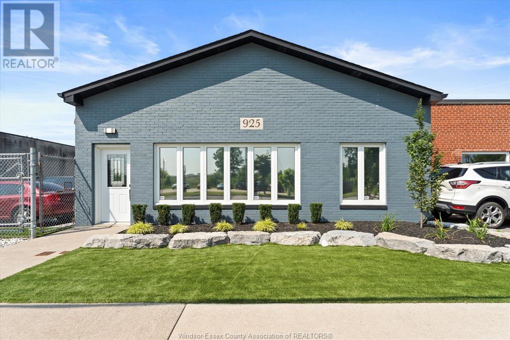 Property at 925 CRAWFORD AVENUE image 2