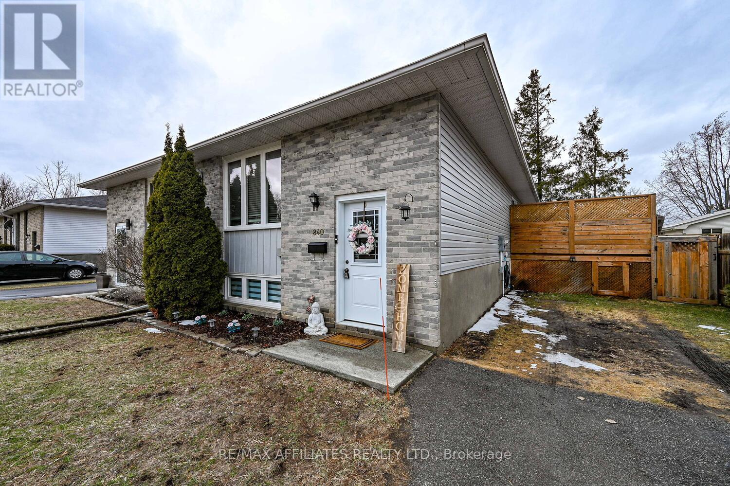 Property at 840 MACODRUM DRIVE image 2
