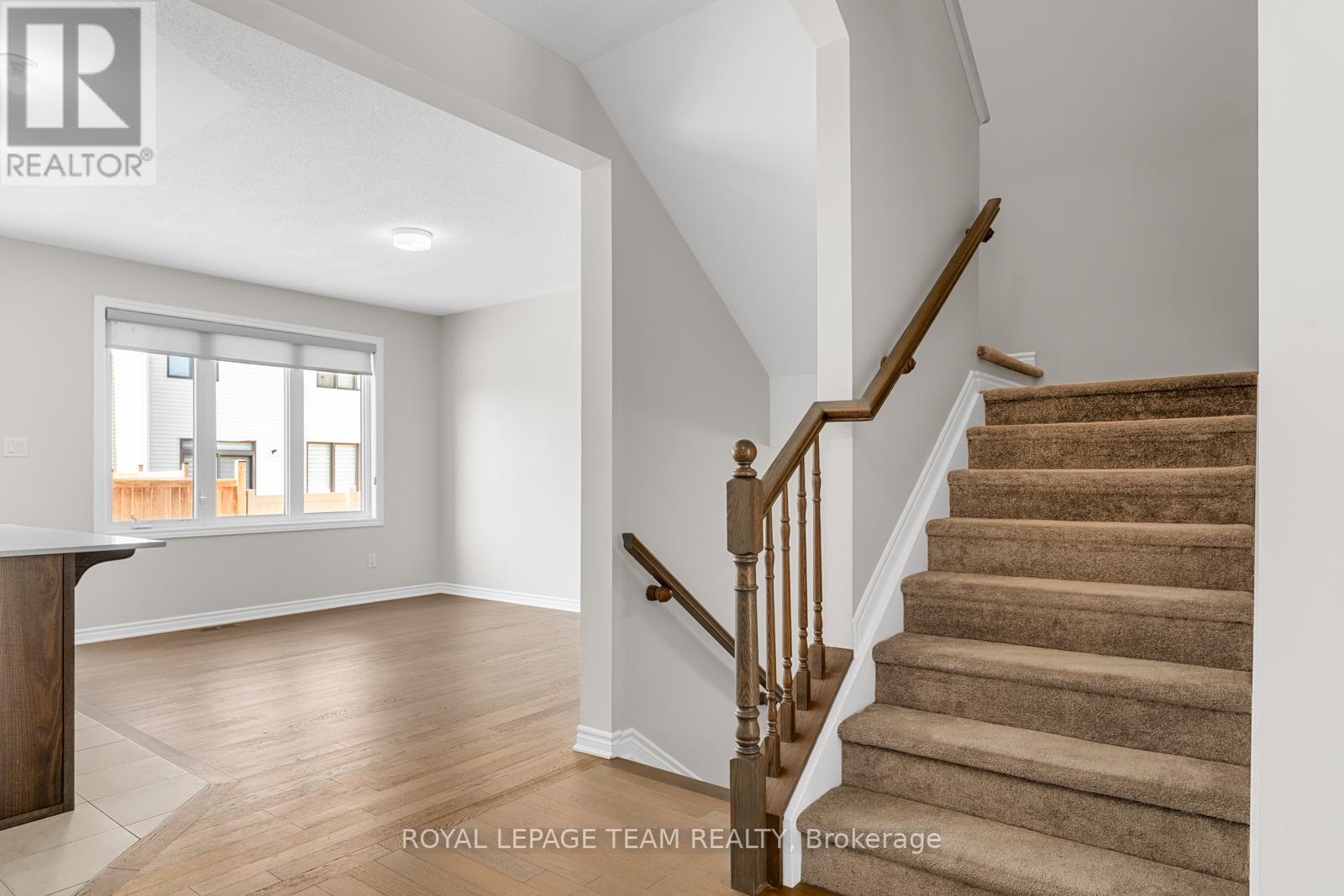 13 Bermondsey Way, Ottawa, Ontario  K2S 2Y7 - Photo 14 - X12053329