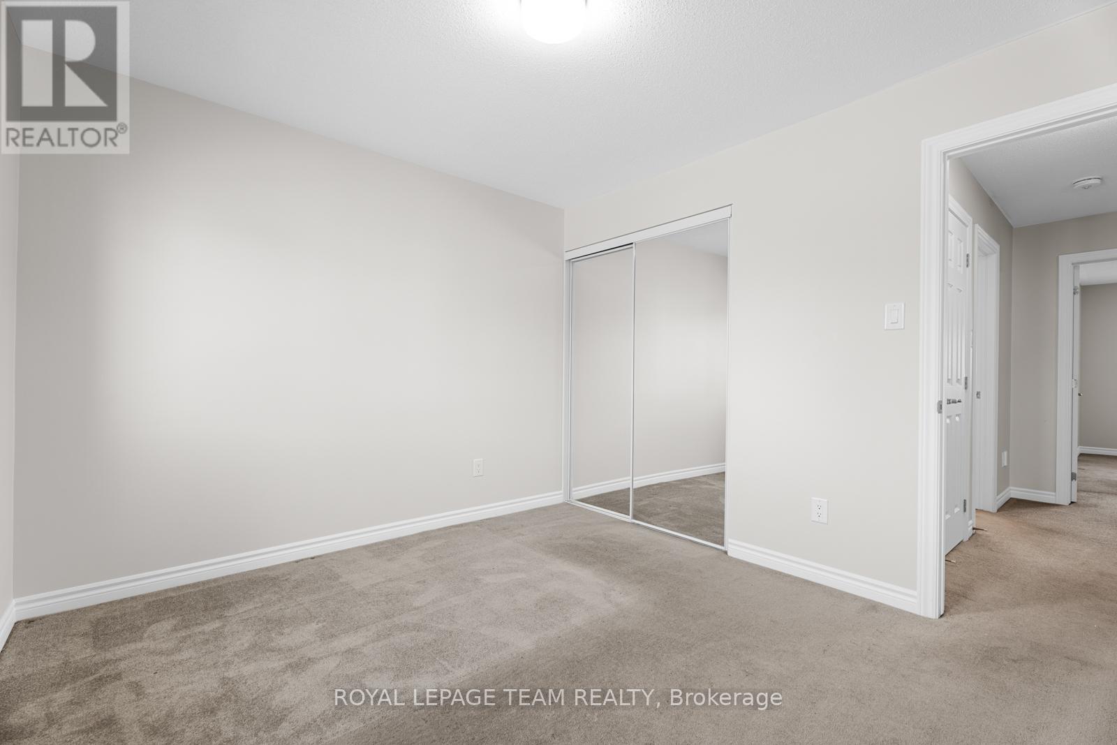 13 Bermondsey Way, Ottawa, Ontario  K2S 2Y7 - Photo 20 - X12053329