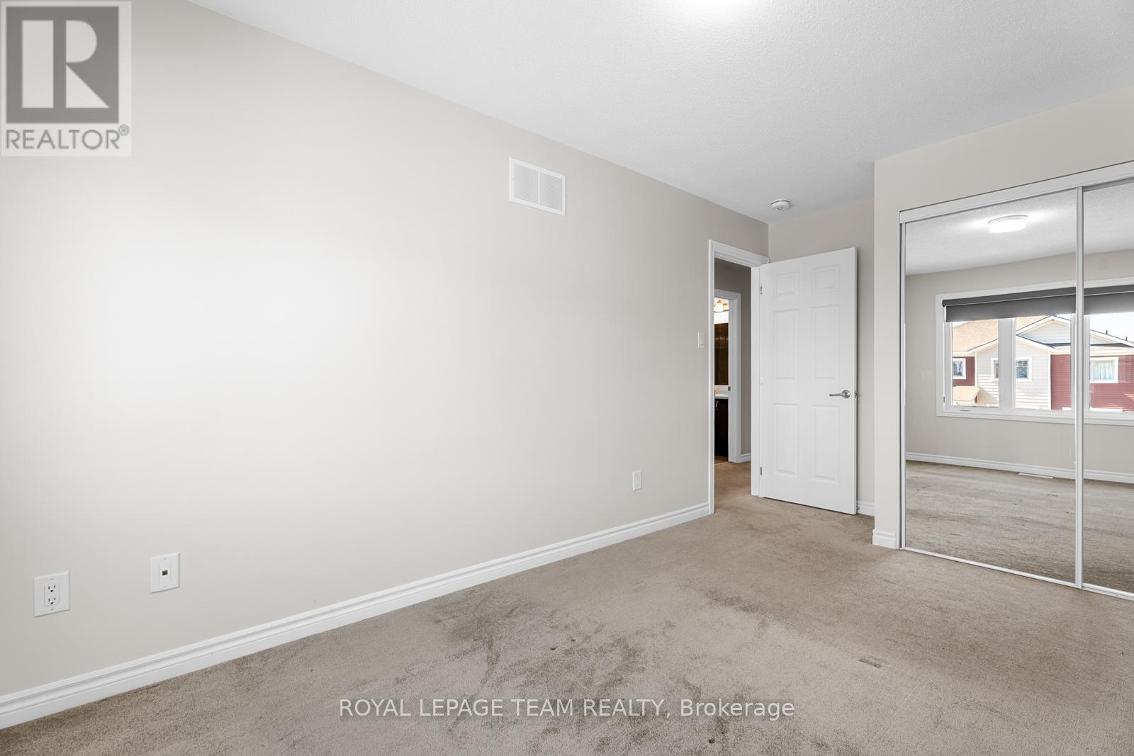 13 Bermondsey Way, Ottawa, Ontario  K2S 2Y7 - Photo 23 - X12053329
