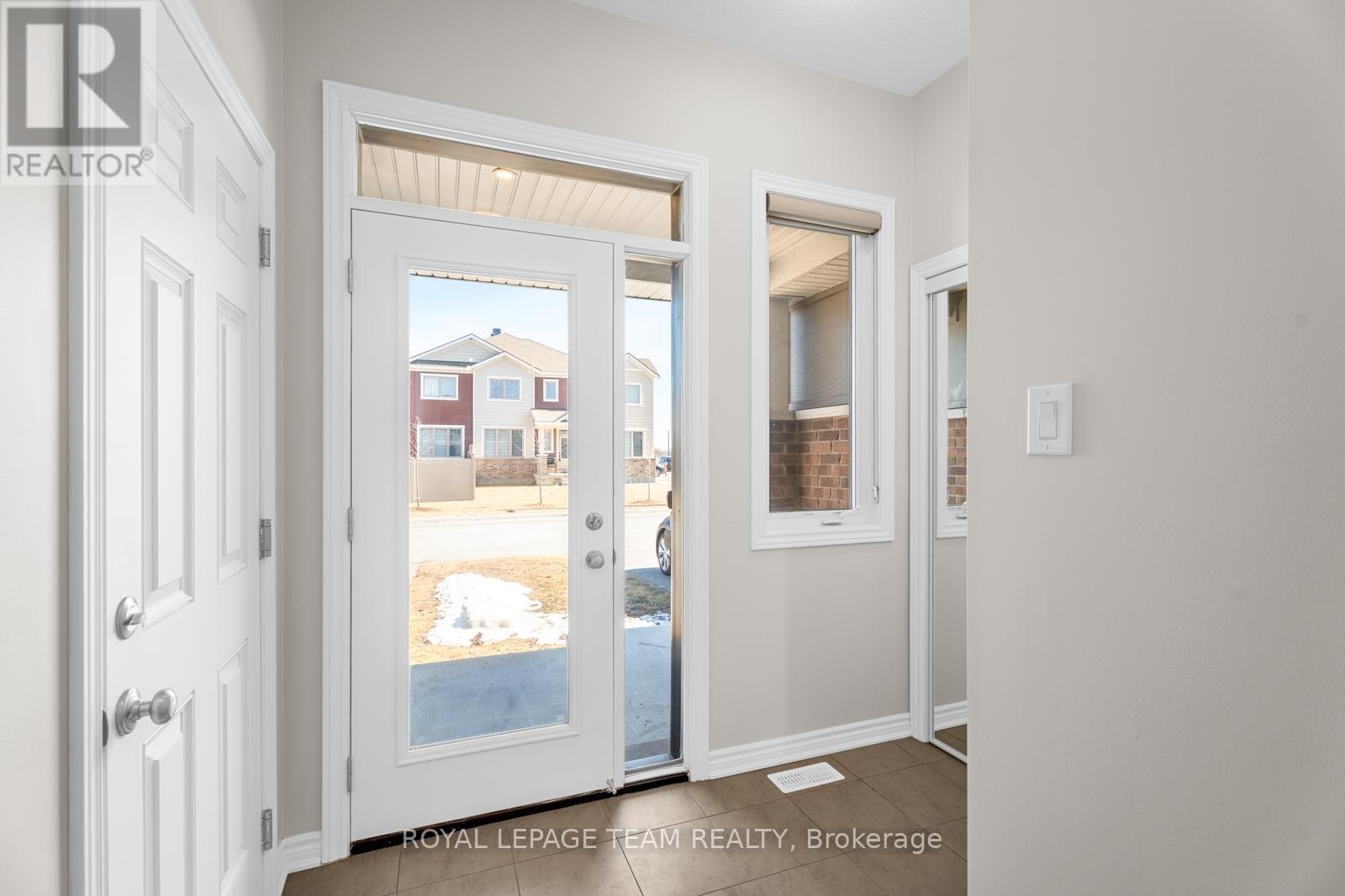 13 Bermondsey Way, Ottawa, Ontario  K2S 2Y7 - Photo 25 - X12053329