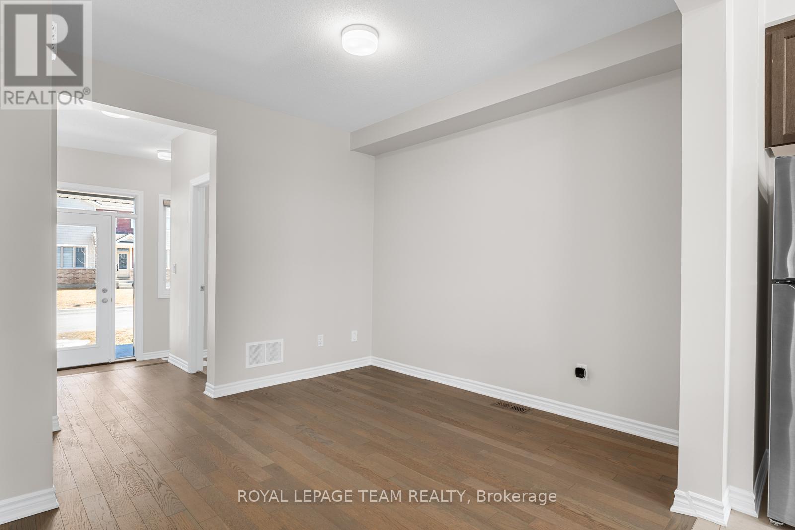 Property at 13 BERMONDSEY WAY image 4