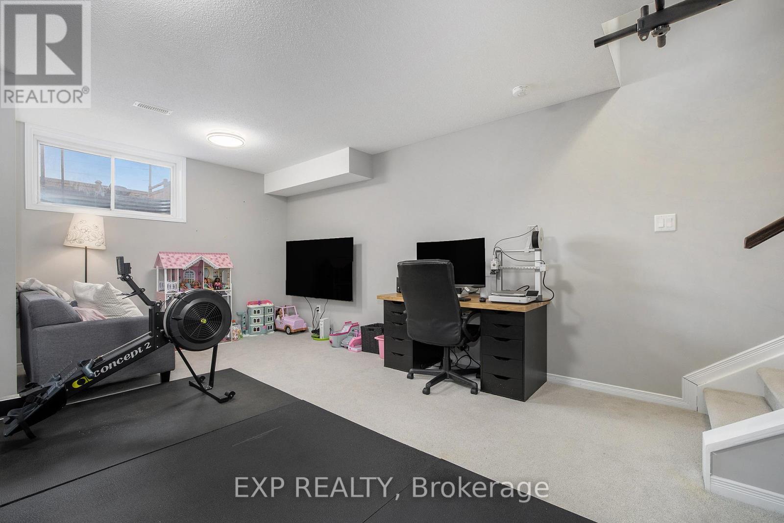 62 Riddell Street, Carleton Place, Ontario  K7C 0J8 - Photo 12 - X12053366