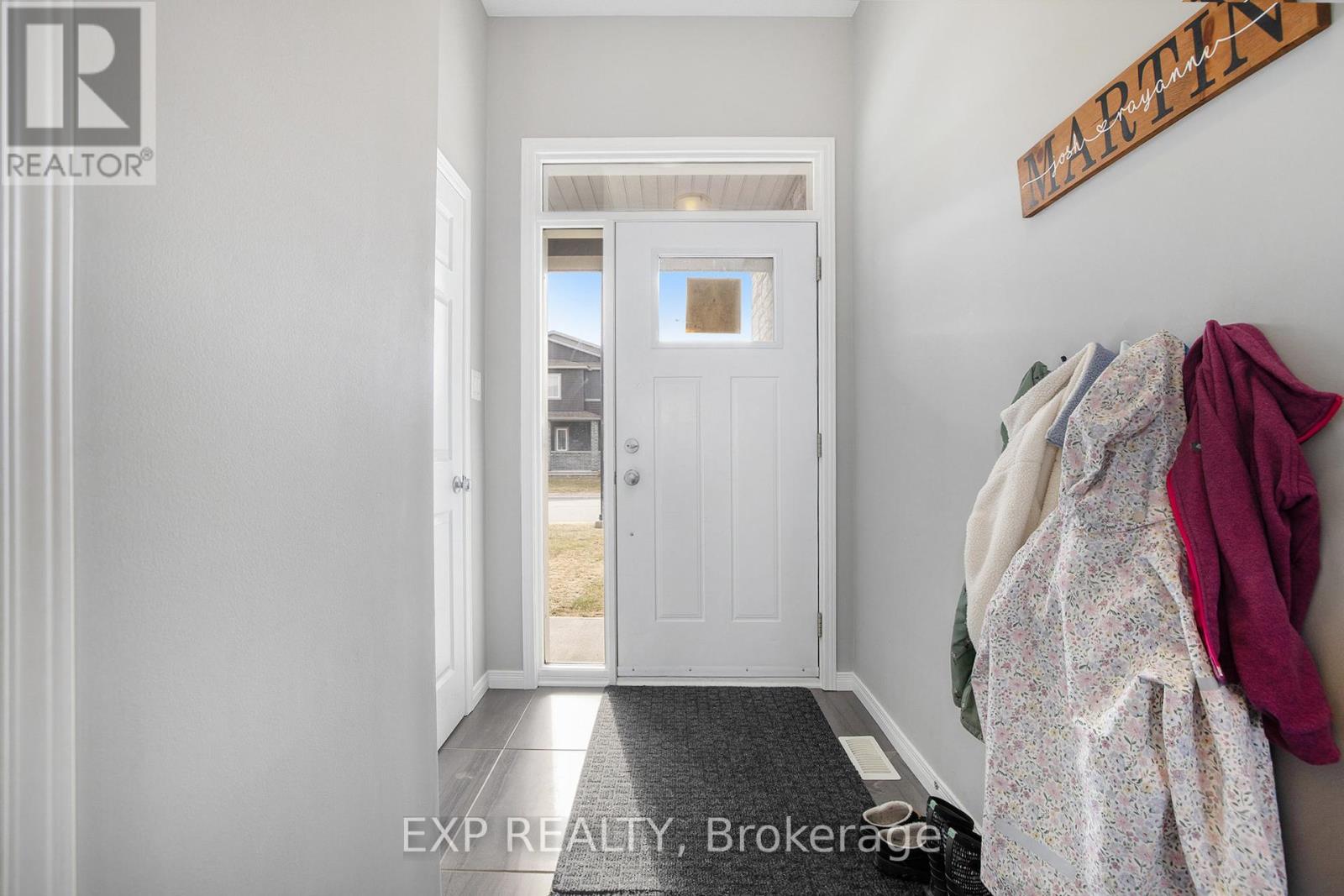 62 Riddell Street, Carleton Place, Ontario  K7C 0J8 - Photo 3 - X12053366