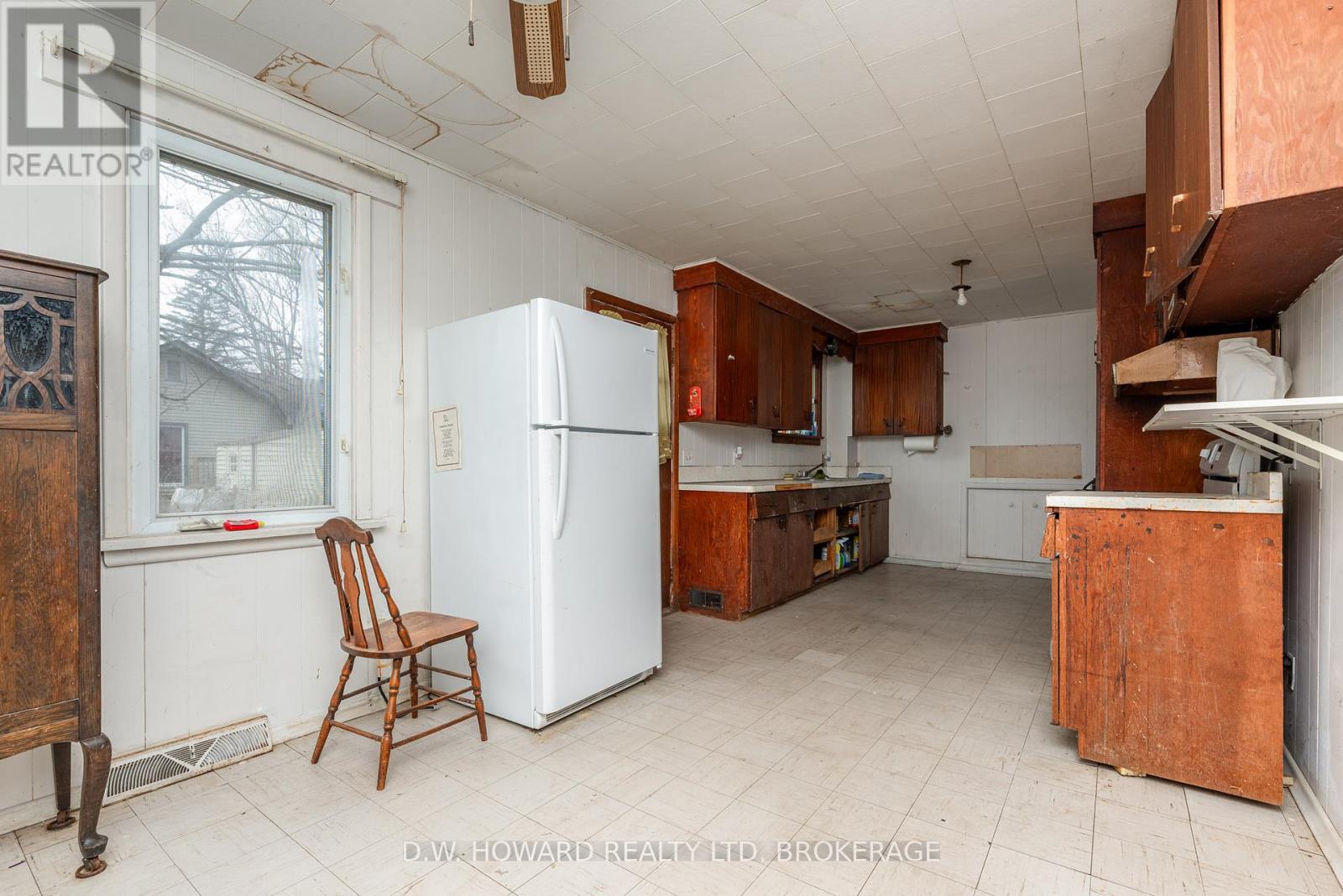 59 Belvedere Road, Fort Erie, Ontario  L0S 1B0 - Photo 10 - X12053377