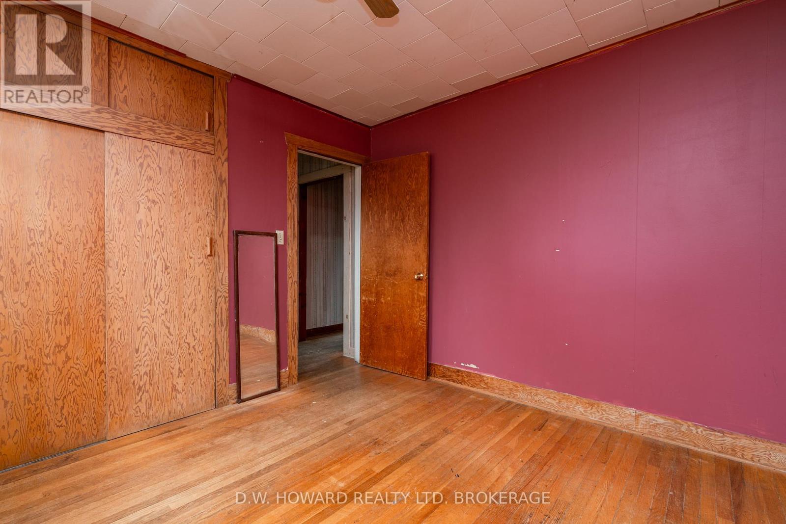 59 Belvedere Road, Fort Erie, Ontario  L0S 1B0 - Photo 16 - X12053377