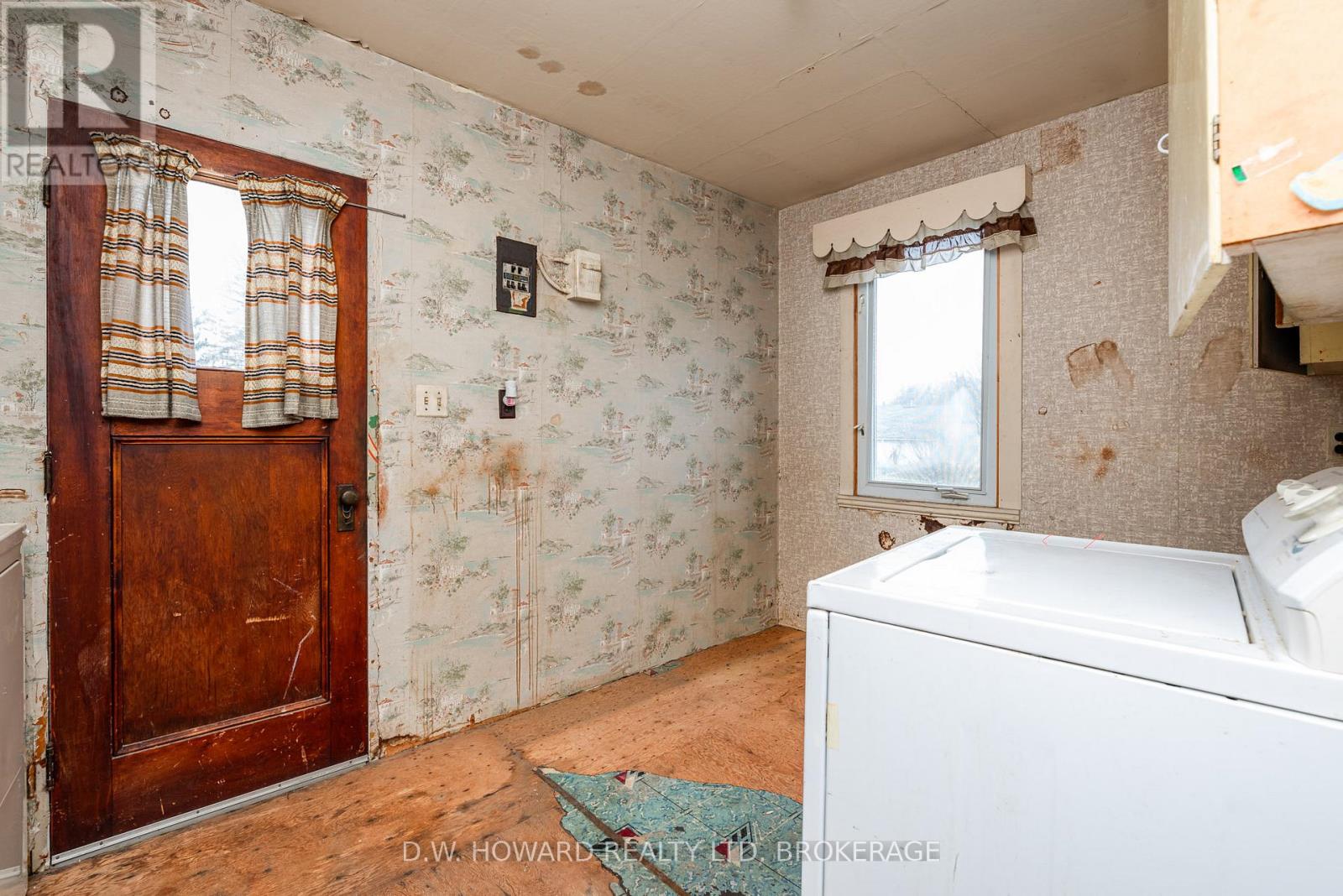 59 Belvedere Road, Fort Erie, Ontario  L0S 1B0 - Photo 17 - X12053377