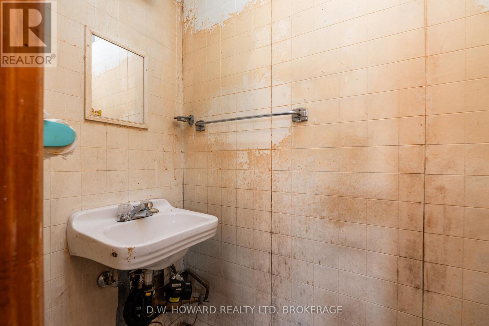 59 Belvedere Road, Fort Erie, Ontario  L0S 1B0 - Photo 28 - X12053377