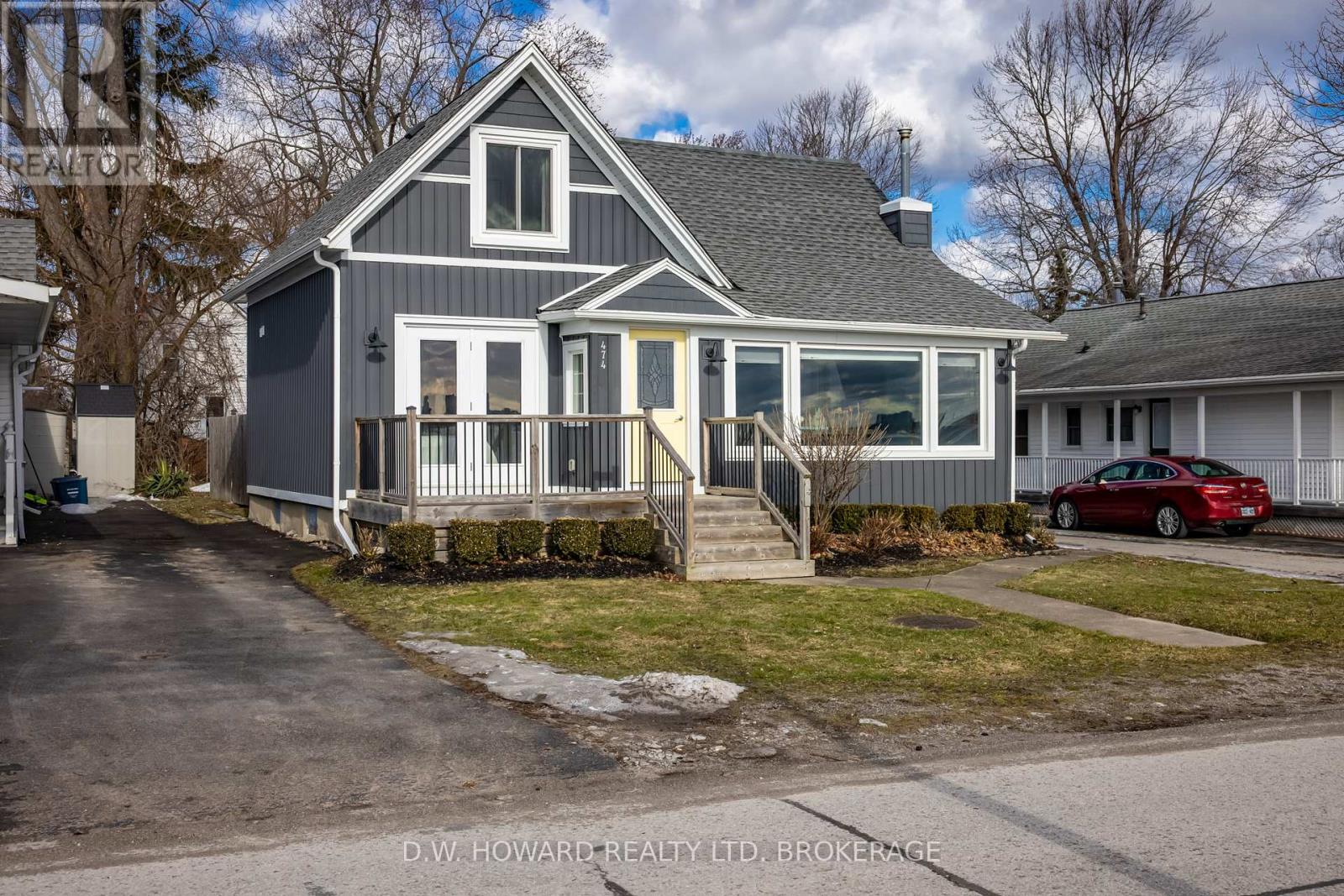 Property at 474 LAKESHORE ROAD image 1