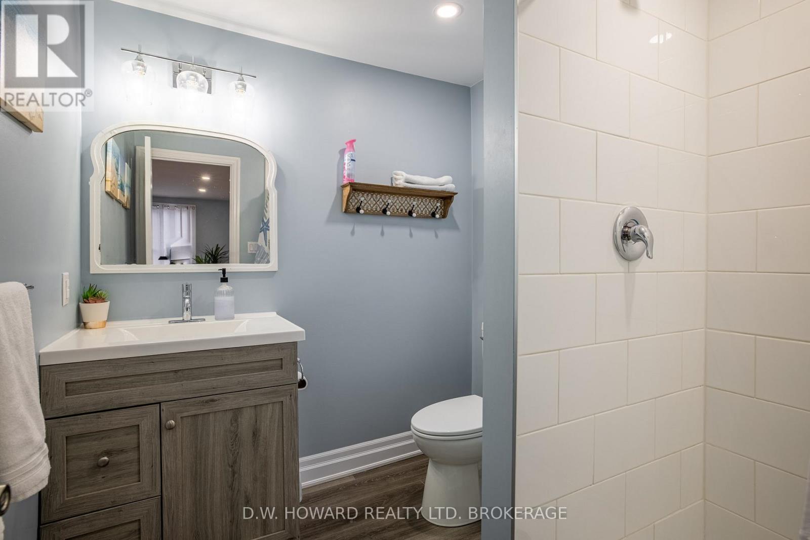 474 Lakeshore Road, Fort Erie, Ontario  L2A 1B5 - Photo 11 - X12053484