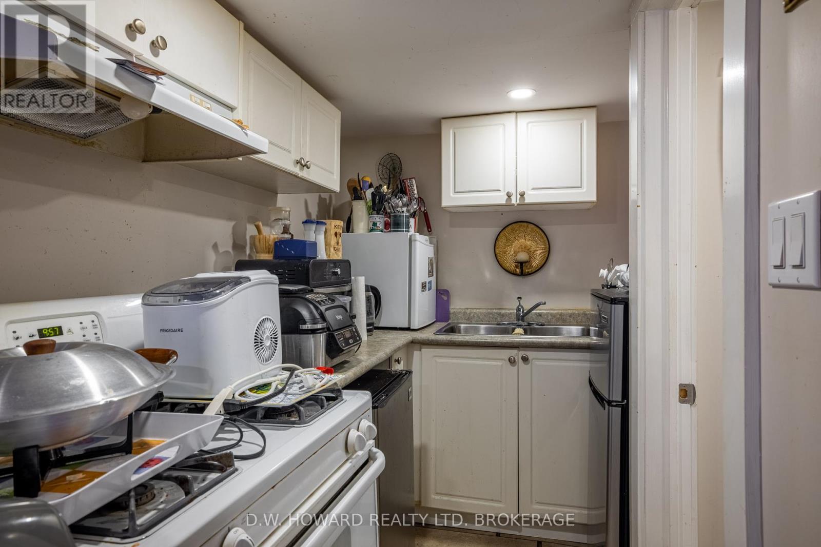 474 Lakeshore Road, Fort Erie, Ontario  L2A 1B5 - Photo 29 - X12053484
