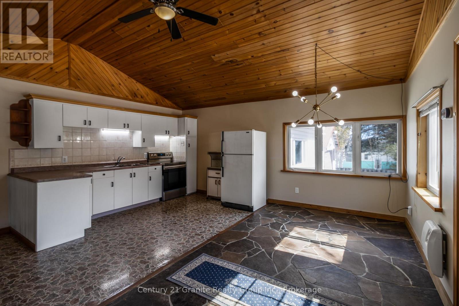 1993 Fleming Road, Minden Hills, Ontario  K0M 2K0 - Photo 4 - X12053408