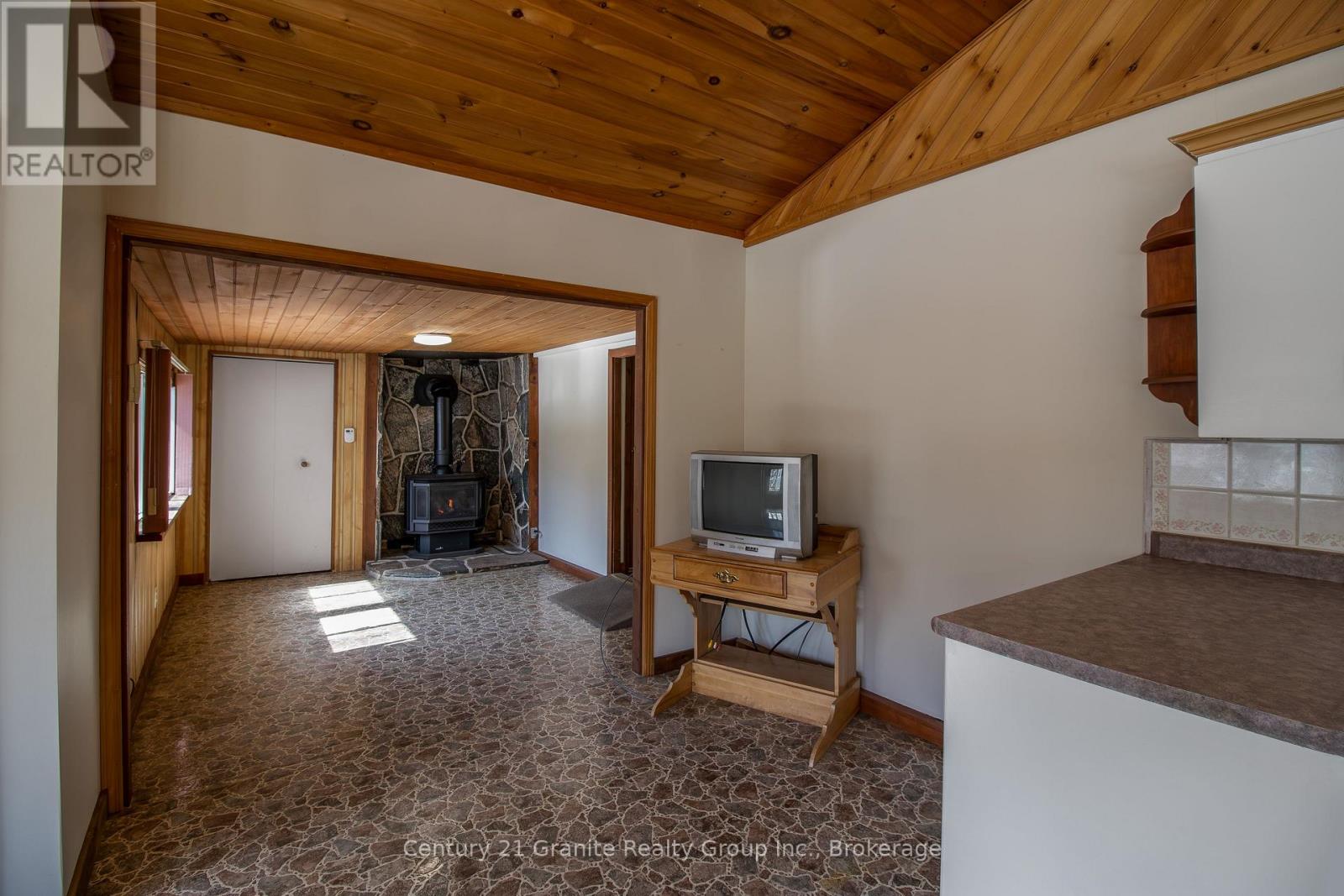 1993 Fleming Road, Minden Hills, Ontario  K0M 2K0 - Photo 8 - X12053408