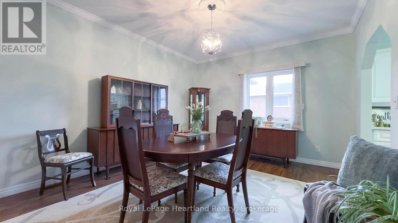 243 Martha Street, Goderich, Ontario  N7A 3B4 - Photo 10 - X12053466